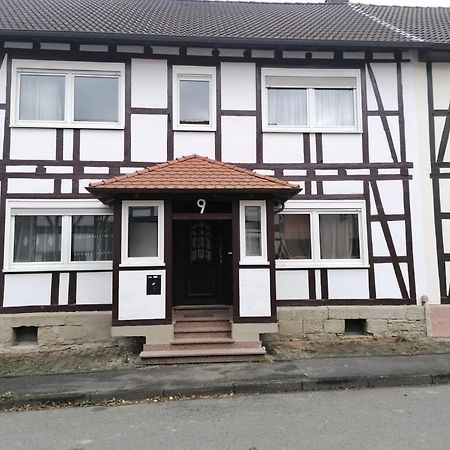 Monteurzimmer Oberlistingen Zweibettzimmer Mit 2 Baedern Breuna Extérieur photo