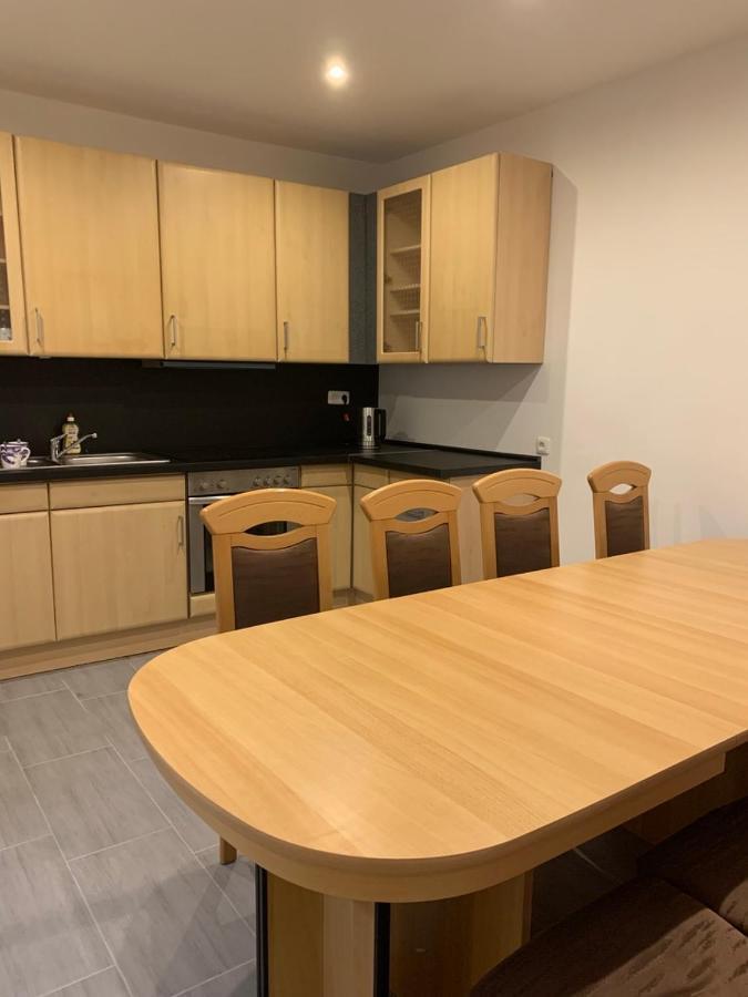 Monteurzimmer Oberlistingen Zweibettzimmer Mit 2 Baedern Breuna Extérieur photo