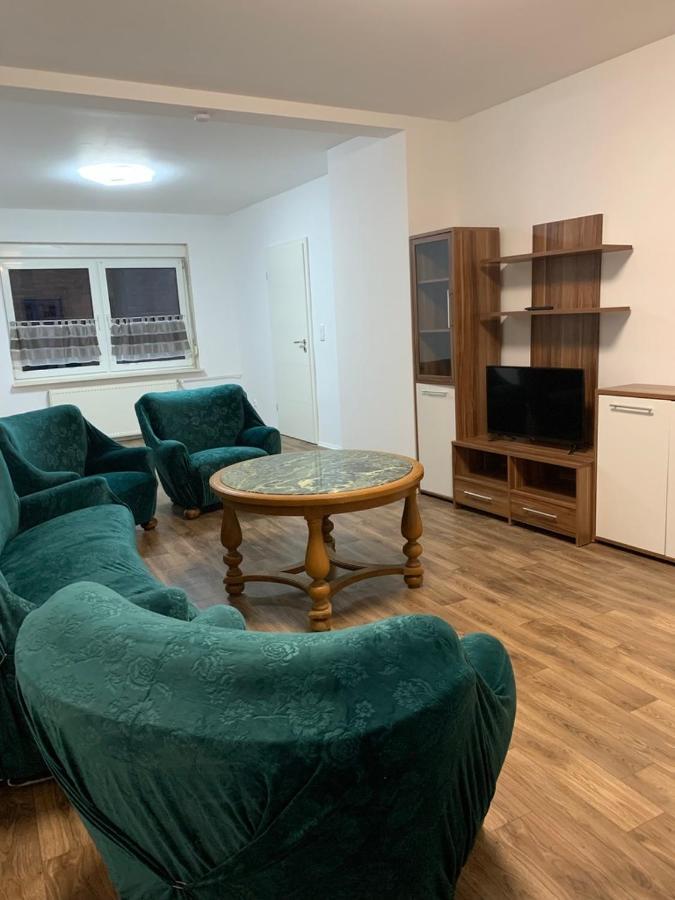 Monteurzimmer Oberlistingen Zweibettzimmer Mit 2 Baedern Breuna Extérieur photo